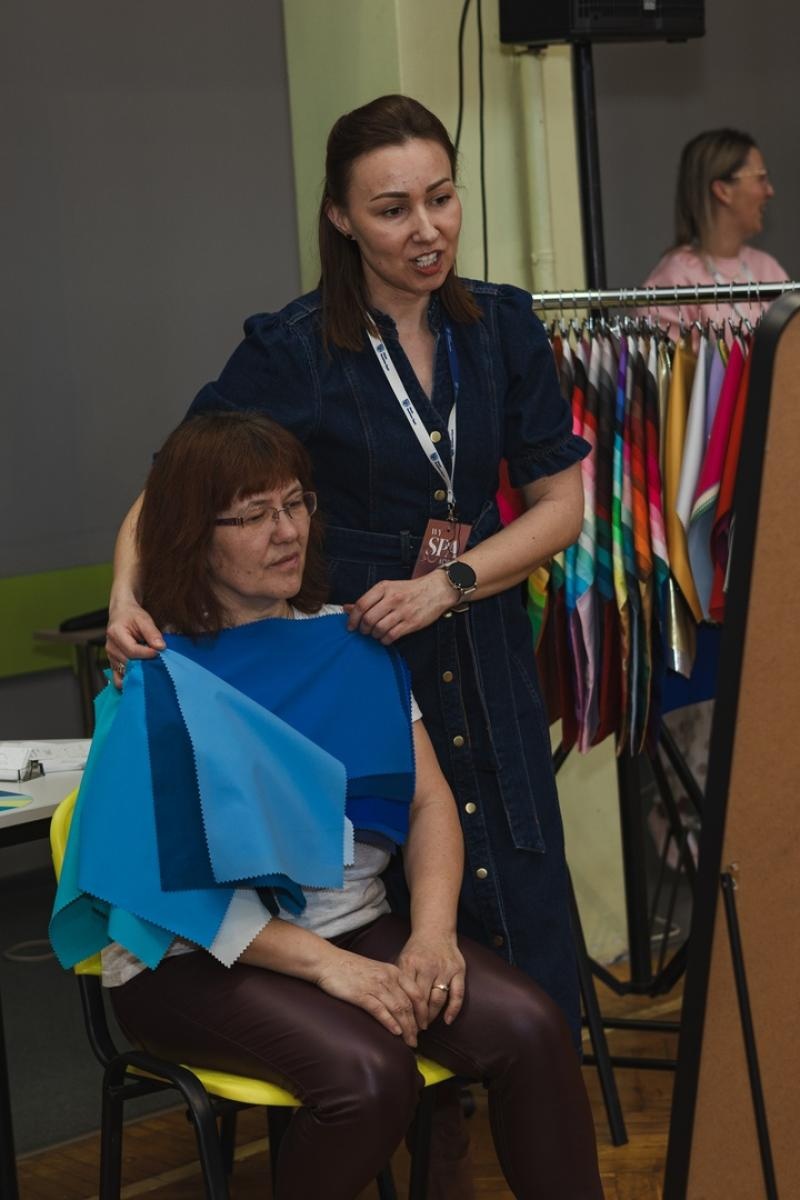 Zdjęcie w galerii na portalu naszwodzislaw.com: WySPA Kobiet w Wodzisławiu Śląskim. Popołudnie pełne inspiracji, rozmów i kobiecej energii [FOTO] wiadomości z regionu