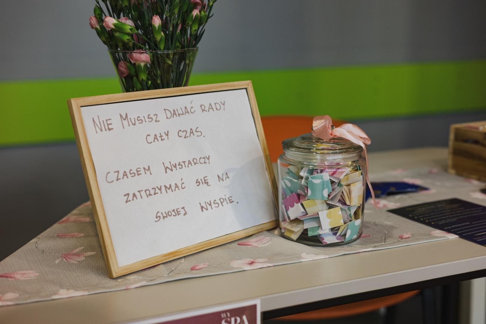 Zdjęcie w galerii na portalu naszwodzislaw.com: WySPA Kobiet w Wodzisławiu Śląskim. Popołudnie pełne inspiracji, rozmów i kobiecej energii [FOTO] wiadomości z regionu