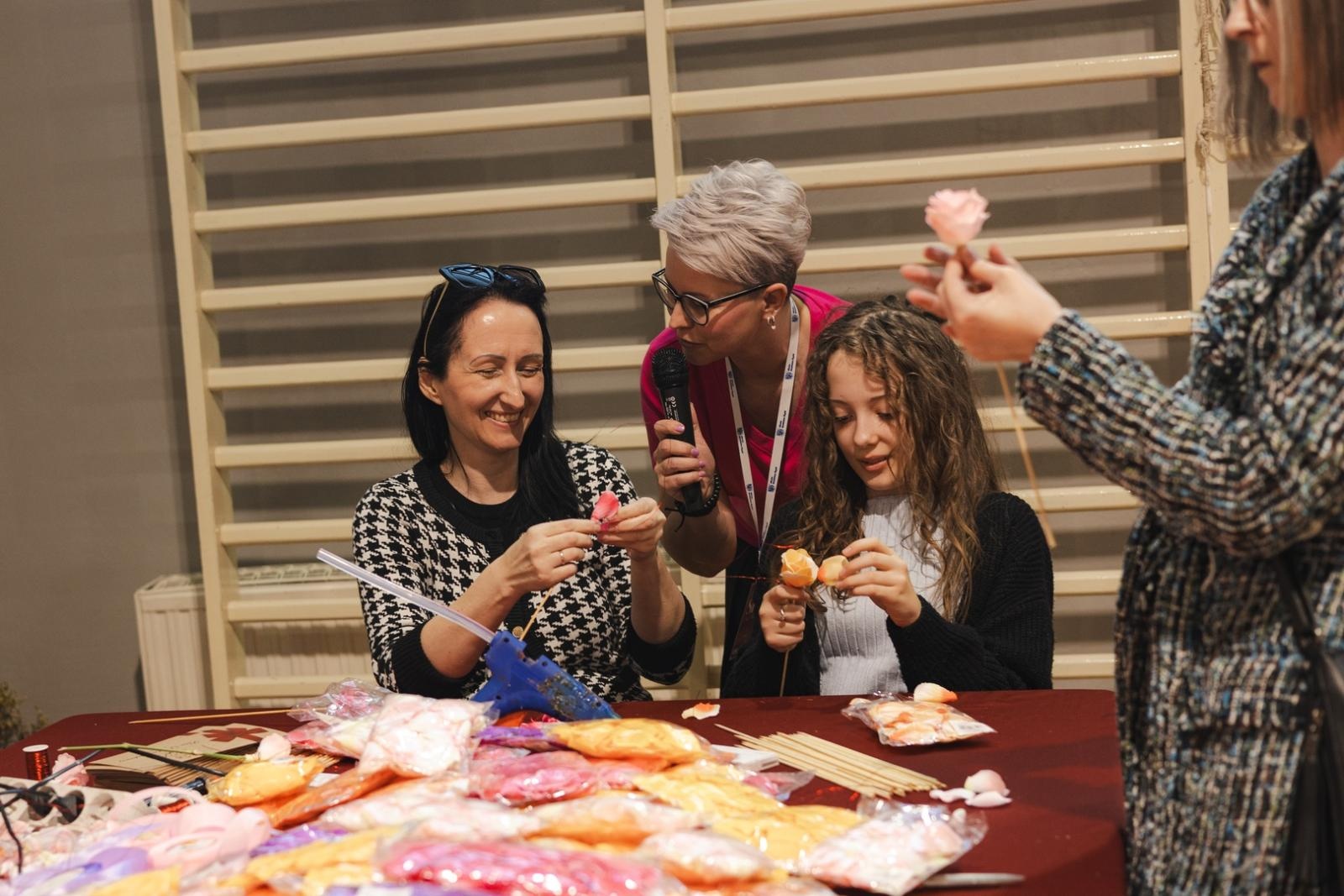 Zdjęcie w galerii na portalu naszwodzislaw.com: WySPA Kobiet w Wodzisławiu Śląskim. Popołudnie pełne inspiracji, rozmów i kobiecej energii [FOTO] wiadomości z regionu