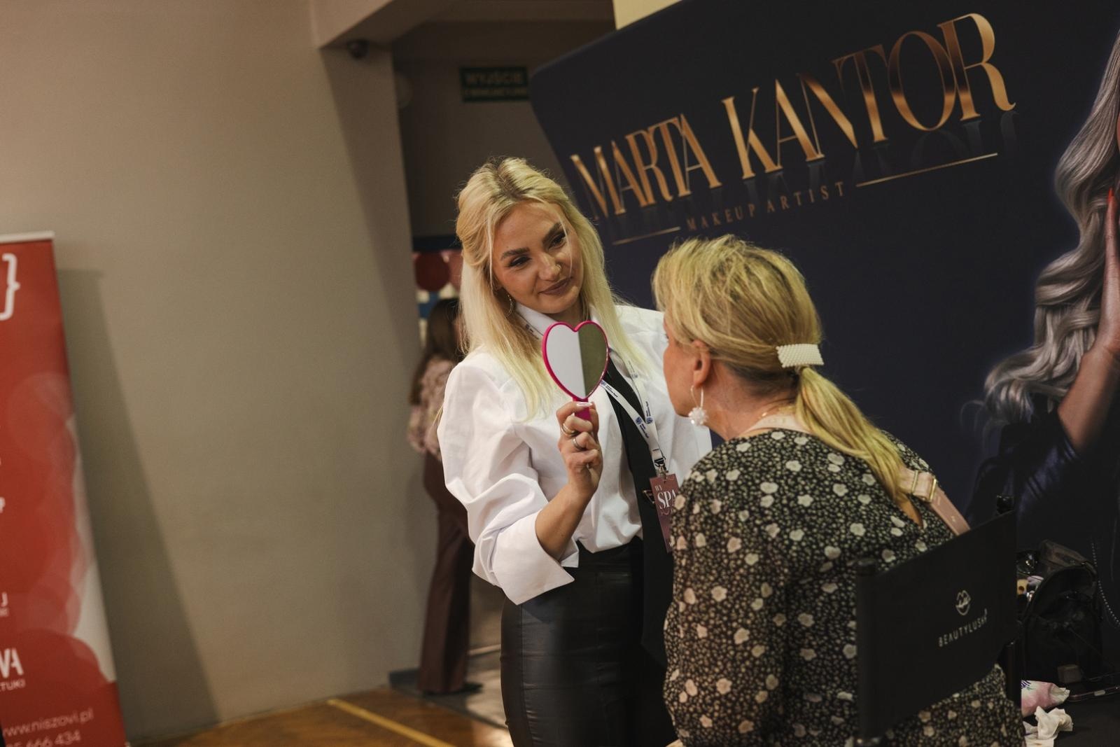 Zdjęcie w galerii na portalu naszwodzislaw.com: WySPA Kobiet w Wodzisławiu Śląskim. Popołudnie pełne inspiracji, rozmów i kobiecej energii [FOTO] wiadomości z regionu