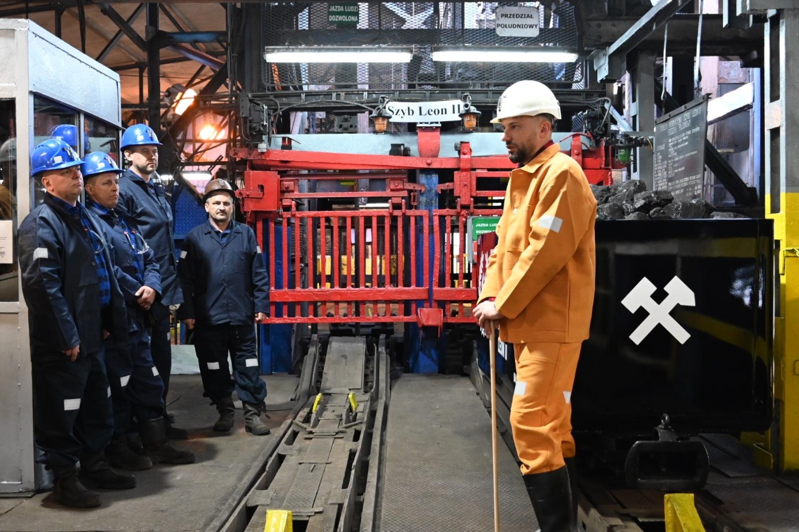 Zdjęcie w galerii na portalu naszwodzislaw.com: Ostatni wagonik z węglem wyjechał z Leona II. Kopalnia ROW zmienia model funkcjonowania wiadomości z regionu
