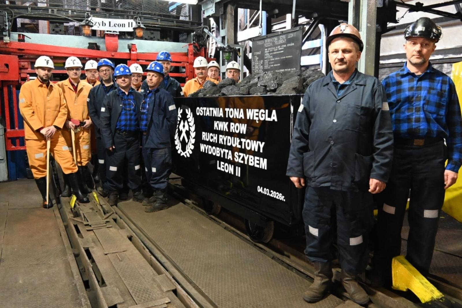 Zdjęcie w galerii na portalu naszwodzislaw.com: Ostatni wagonik z węglem wyjechał z Leona II. Kopalnia ROW zmienia model funkcjonowania wiadomości z regionu