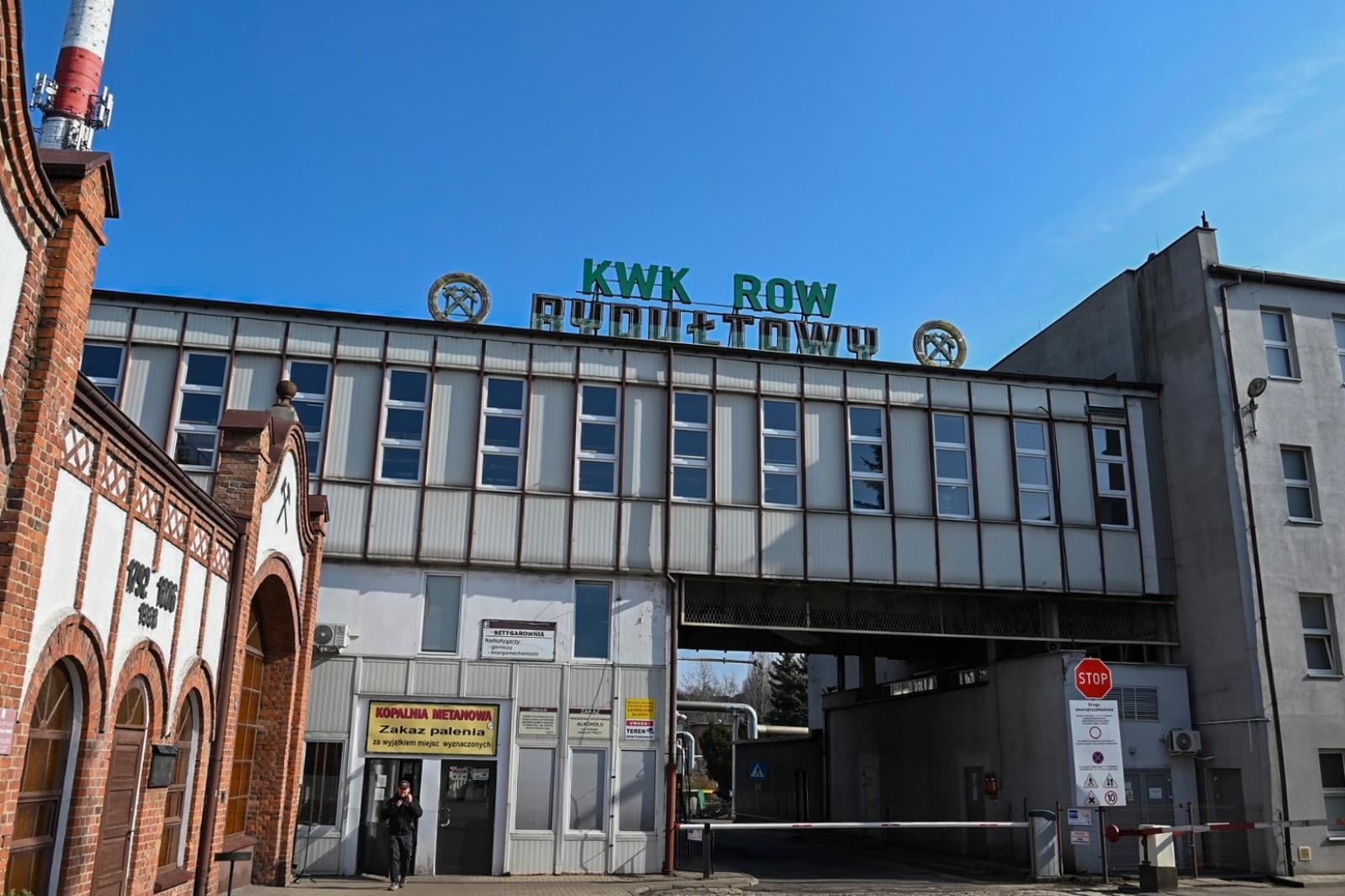 Zdjęcie w galerii na portalu naszwodzislaw.com: Ostatni wagonik z węglem wyjechał z Leona II. Kopalnia ROW zmienia model funkcjonowania wiadomości z regionu