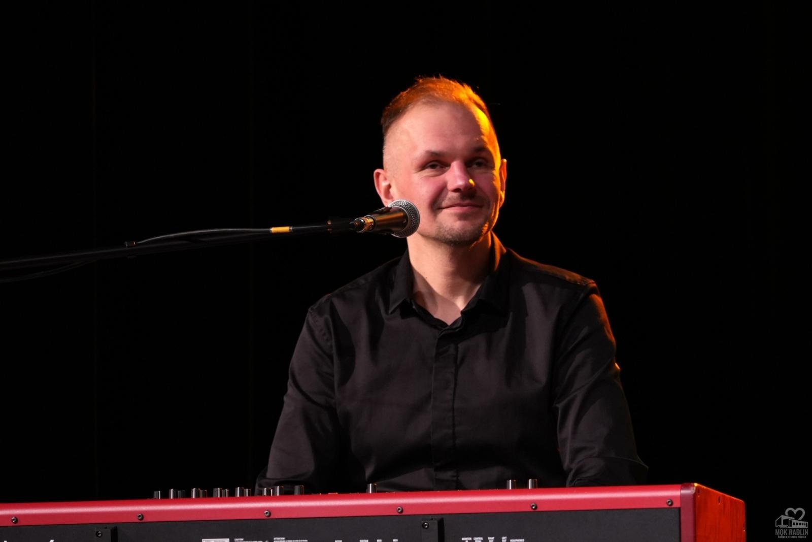 Zdjęcie w galerii na portalu naszwodzislaw.com: Śląski humor i muzyka na Dzień Kobiet. Wyjątkowy wieczór w radlińskim MOK-u wiadomości z regionu