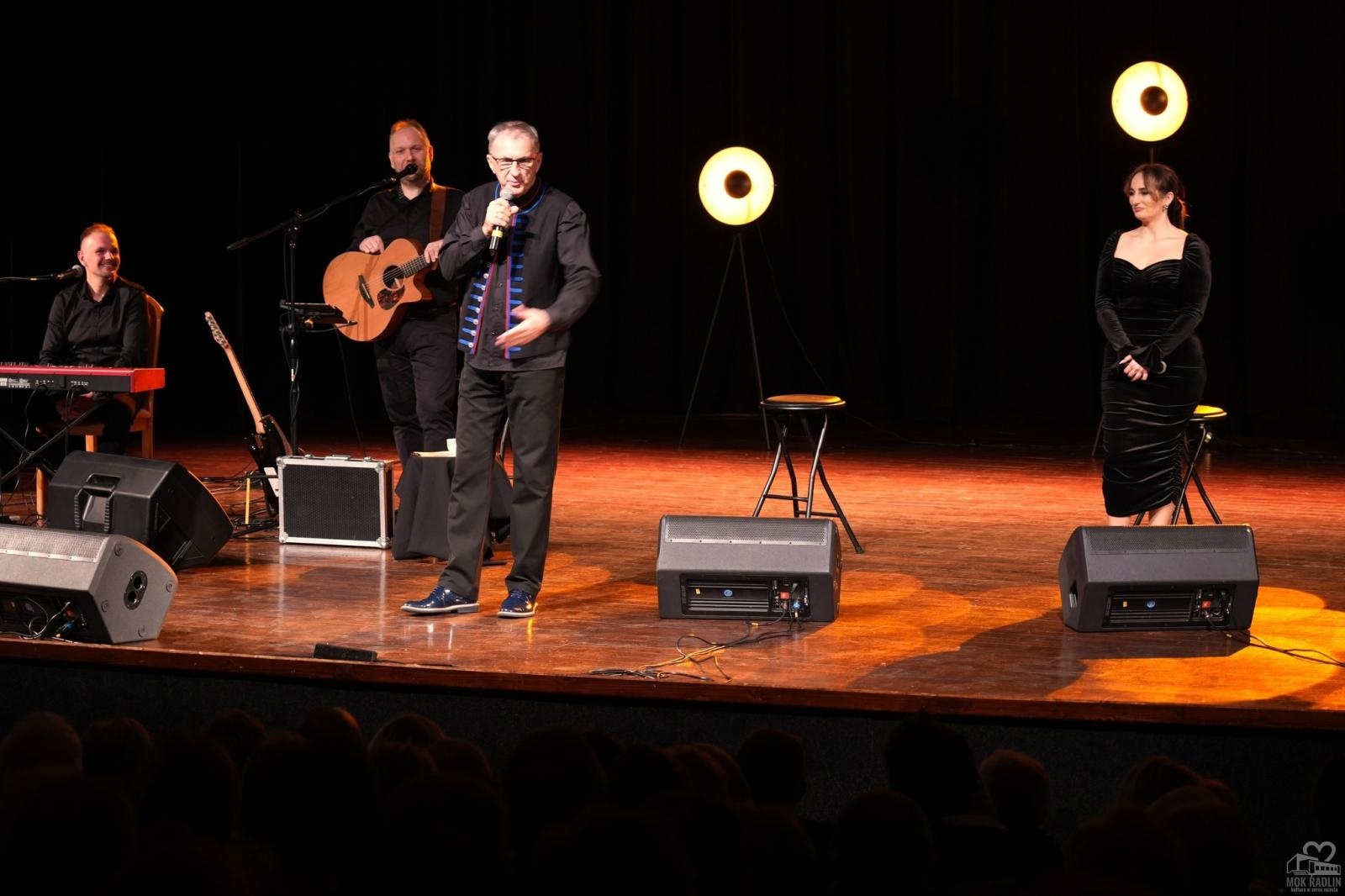 Zdjęcie w galerii na portalu naszwodzislaw.com: Śląski humor i muzyka na Dzień Kobiet. Wyjątkowy wieczór w radlińskim MOK-u wiadomości z regionu