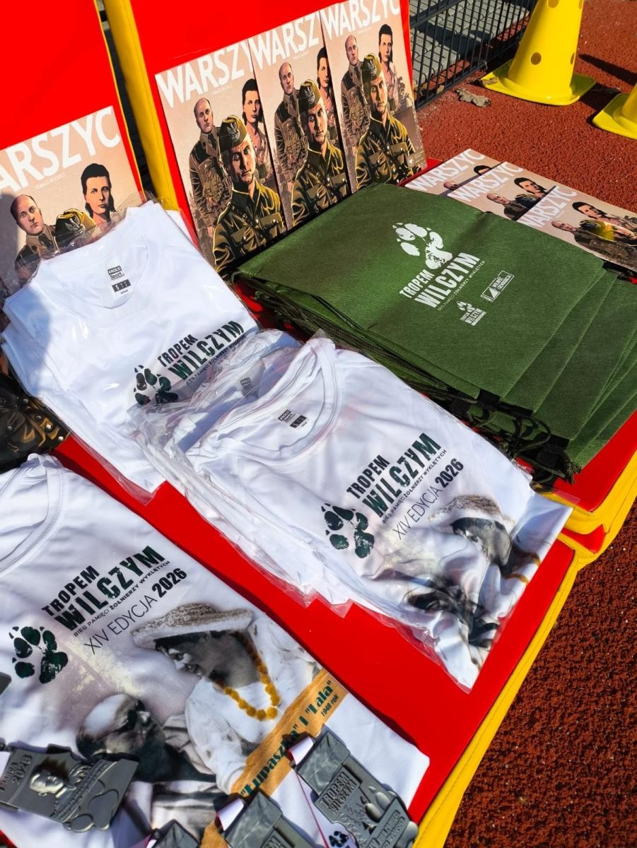 Zdjęcie w galerii na portalu naszwodzislaw.com: Pobiegli Tropem Wilczym. Uczniowie z Połomi i Mszany uczcili pamięć Żołnierzy Wyklętych [FOTO] wiadomości z regionu