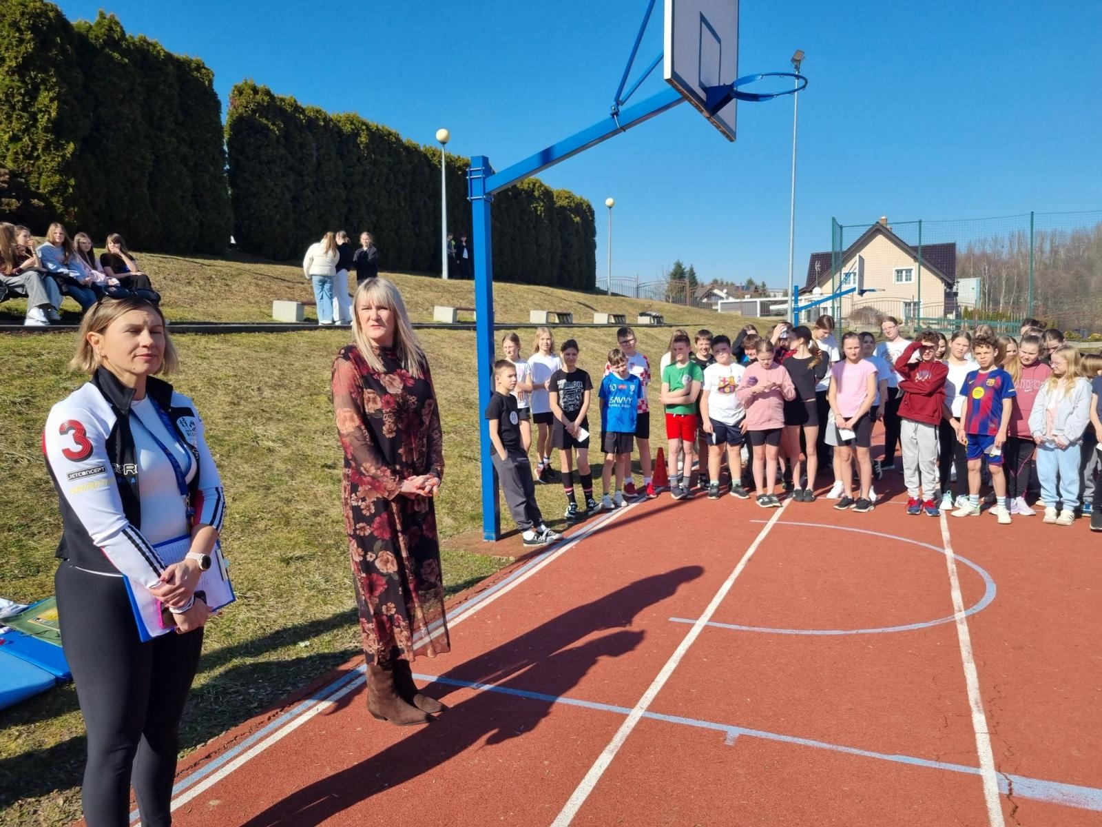 Zdjęcie w galerii na portalu naszwodzislaw.com: Pobiegli Tropem Wilczym. Uczniowie z Połomi i Mszany uczcili pamięć Żołnierzy Wyklętych [FOTO] wiadomości z regionu