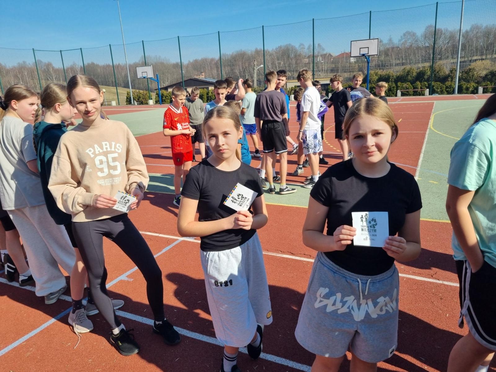 Zdjęcie w galerii na portalu naszwodzislaw.com: Pobiegli Tropem Wilczym. Uczniowie z Połomi i Mszany uczcili pamięć Żołnierzy Wyklętych [FOTO] wiadomości z regionu