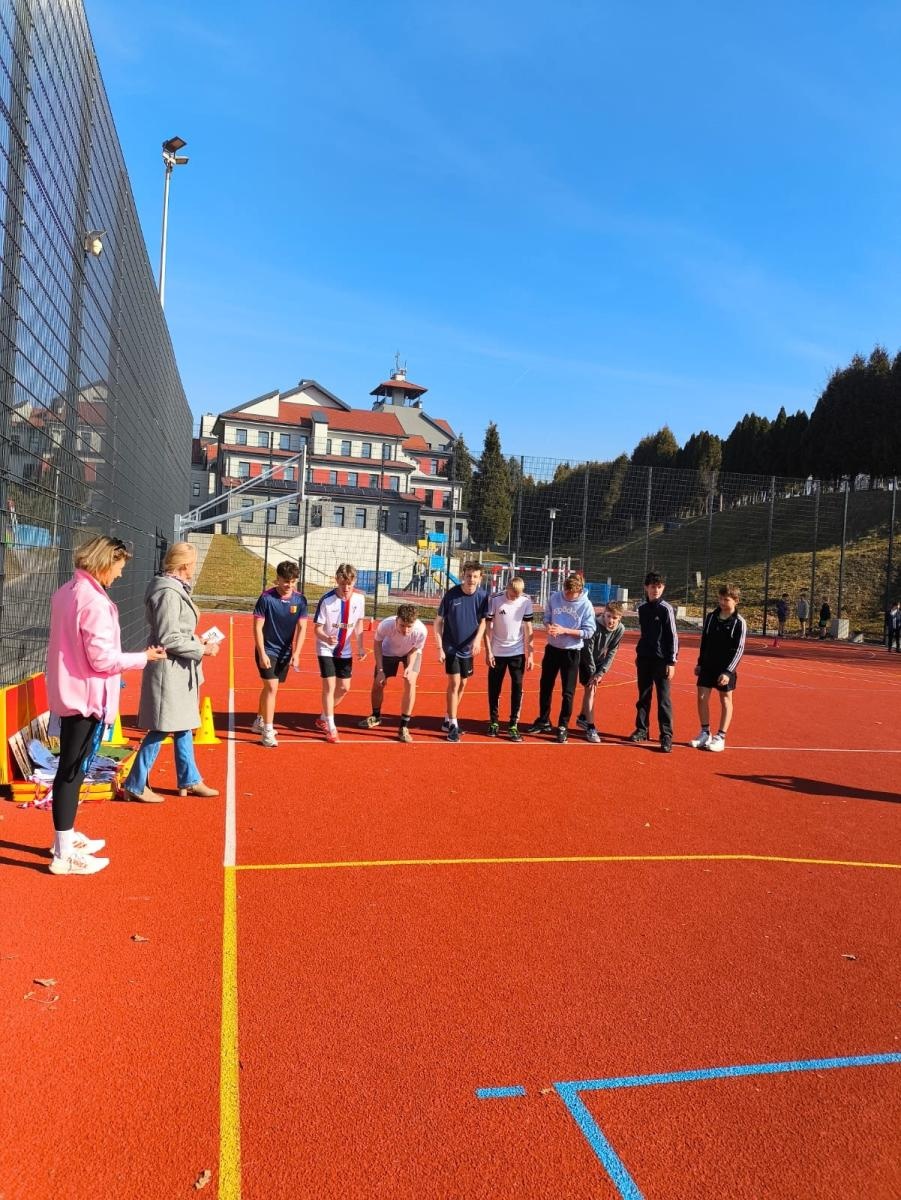 Zdjęcie w galerii na portalu naszwodzislaw.com: Pobiegli Tropem Wilczym. Uczniowie z Połomi i Mszany uczcili pamięć Żołnierzy Wyklętych [FOTO] wiadomości z regionu