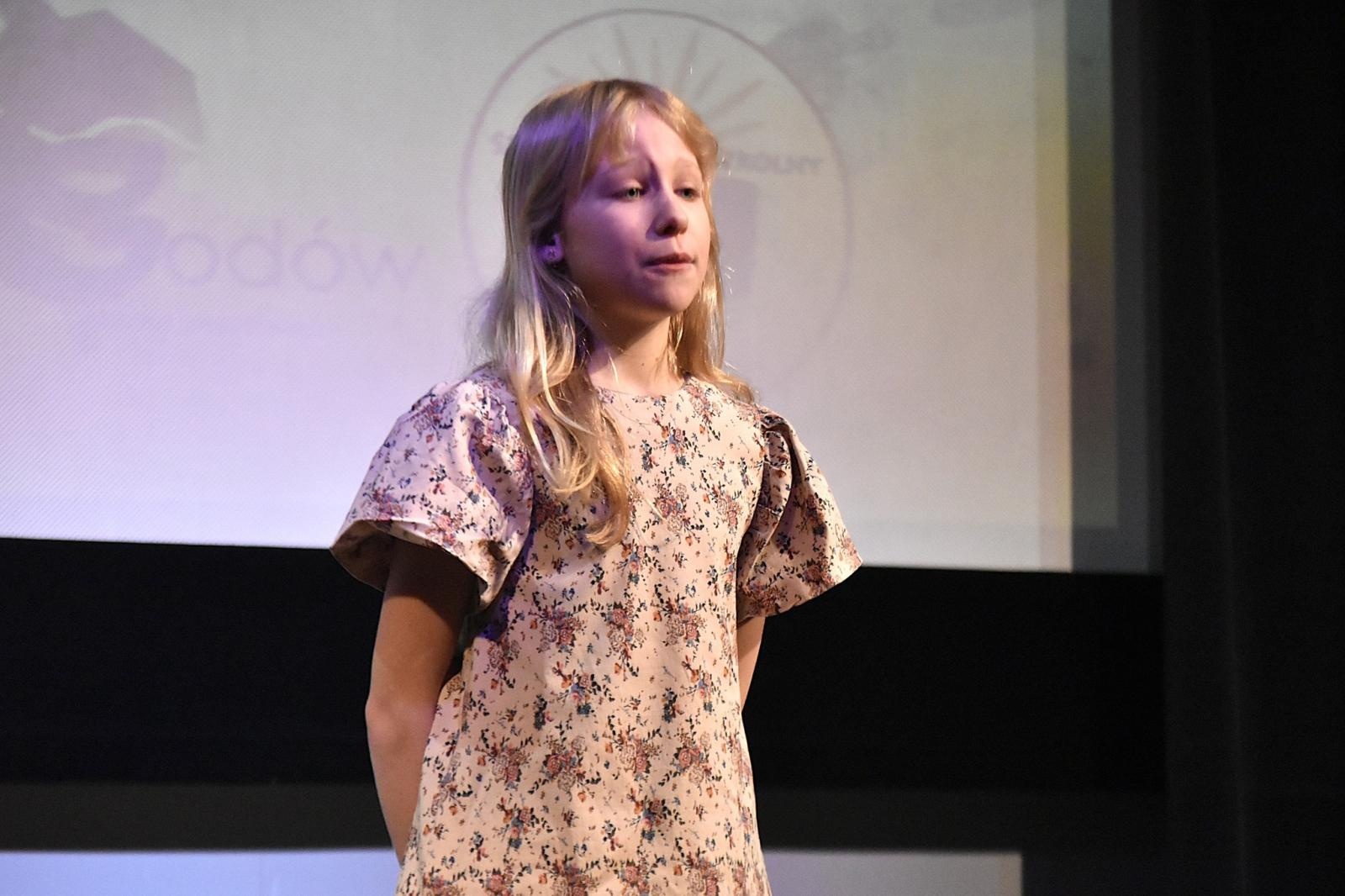 Zdjęcie w galerii na portalu naszwodzislaw.com: Sceniczne zmagania z poezją i prozą wyłoniły recytatorskie talenty wiadomości z regionu