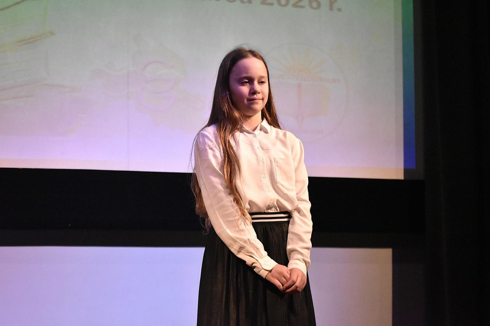 Zdjęcie w galerii na portalu naszwodzislaw.com: Sceniczne zmagania z poezją i prozą wyłoniły recytatorskie talenty wiadomości z regionu