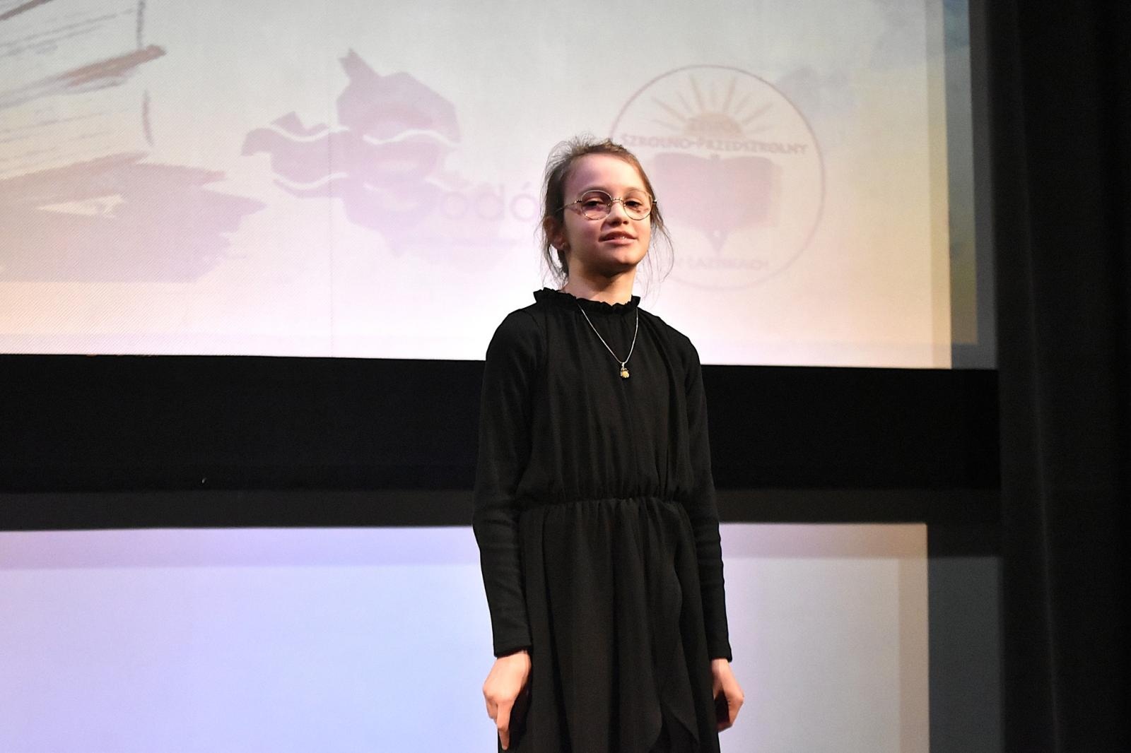 Zdjęcie w galerii na portalu naszwodzislaw.com: Sceniczne zmagania z poezją i prozą wyłoniły recytatorskie talenty wiadomości z regionu