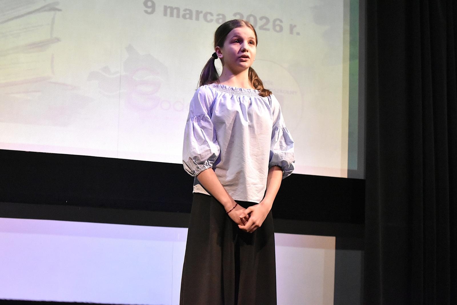 Zdjęcie w galerii na portalu naszwodzislaw.com: Sceniczne zmagania z poezją i prozą wyłoniły recytatorskie talenty wiadomości z regionu