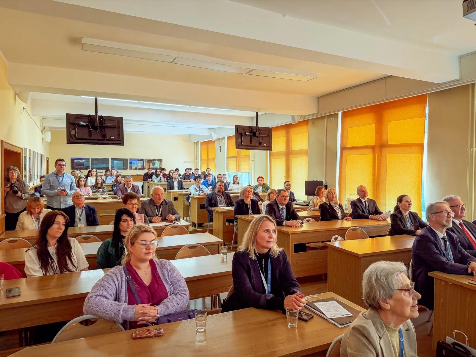 Zdjęcie w galerii na portalu naszwodzislaw.com: Nauka, samorząd i Europa: IV Seminarium Eunomii o fundamentach społeczeństwa wiadomości z regionu