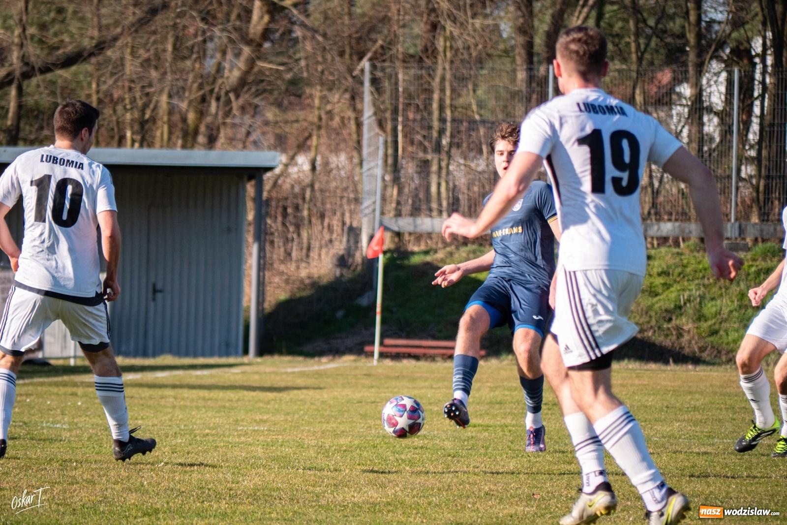 Zdjęcie w galerii na portalu naszwodzislaw.com: Decydująca końcówka w Nędzy. Tobiasz Wodecki bohaterem Silesii [FOTO] wiadomości z regionu