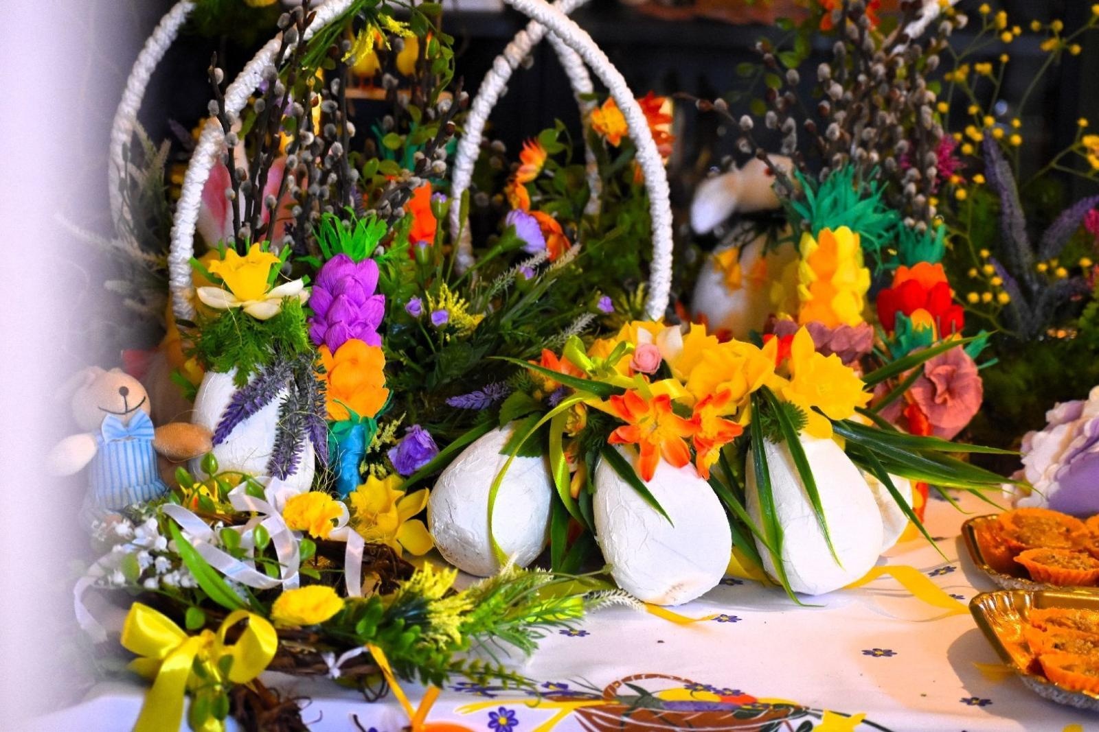 Zdjęcie w galerii na portalu naszwodzislaw.com: Tradycja i smak Wielkanocy w Czyżowicach. Pokaz Stołów KGW przyciągnął tłumy [FOTO] wiadomości z regionu