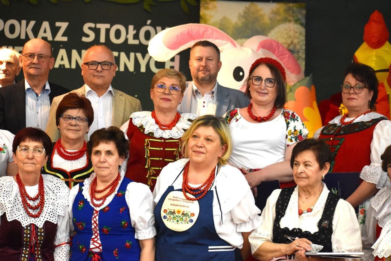 Zdjęcie w galerii na portalu naszwodzislaw.com: Tradycja i smak Wielkanocy w Czyżowicach. Pokaz Stołów KGW przyciągnął tłumy [FOTO] wiadomości z regionu