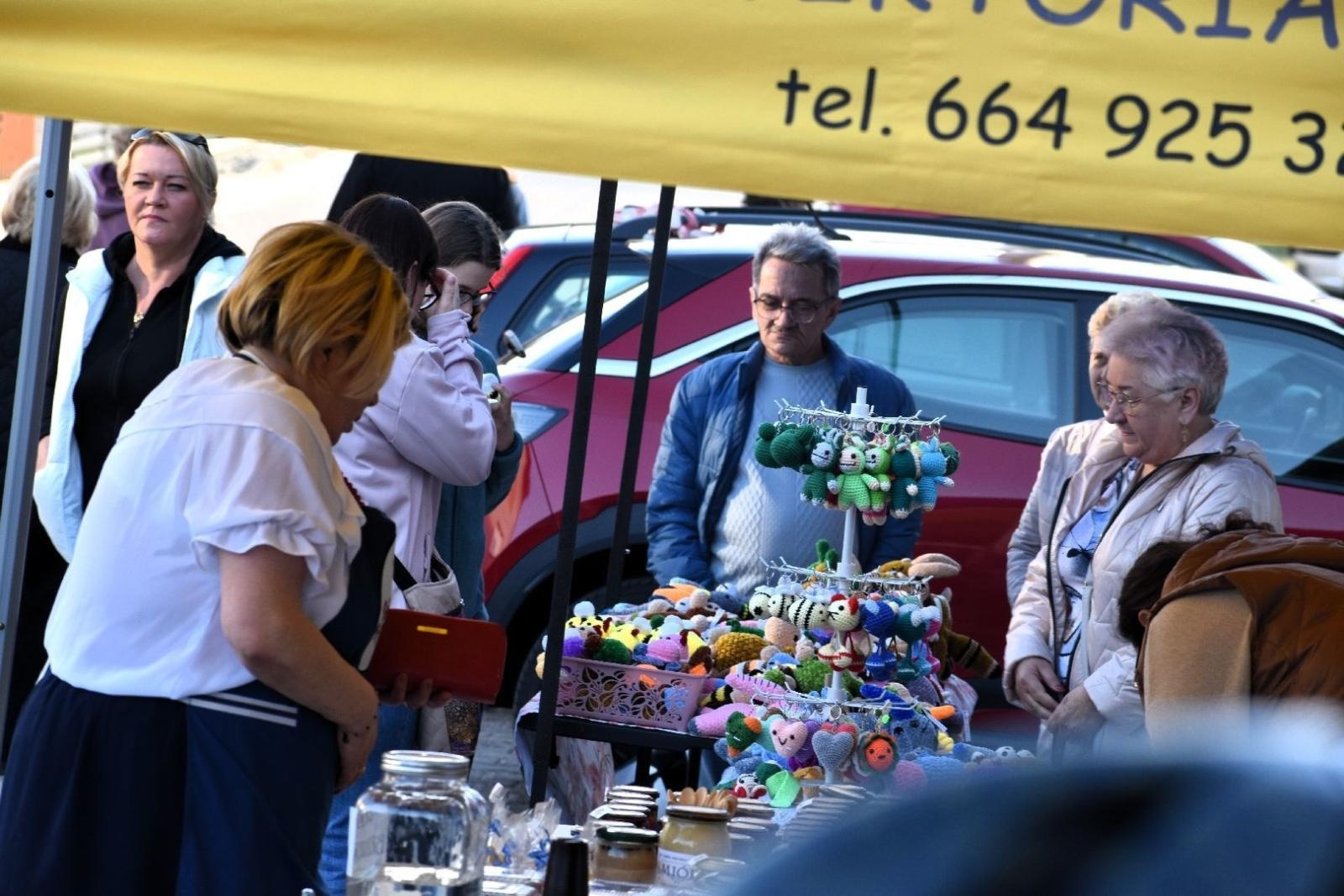 Zdjęcie w galerii na portalu naszwodzislaw.com: Tradycja i smak Wielkanocy w Czyżowicach. Pokaz Stołów KGW przyciągnął tłumy [FOTO] wiadomości z regionu
