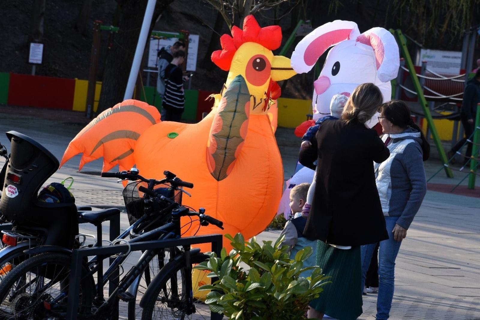 Zdjęcie w galerii na portalu naszwodzislaw.com: Tradycja i smak Wielkanocy w Czyżowicach. Pokaz Stołów KGW przyciągnął tłumy [FOTO] wiadomości z regionu