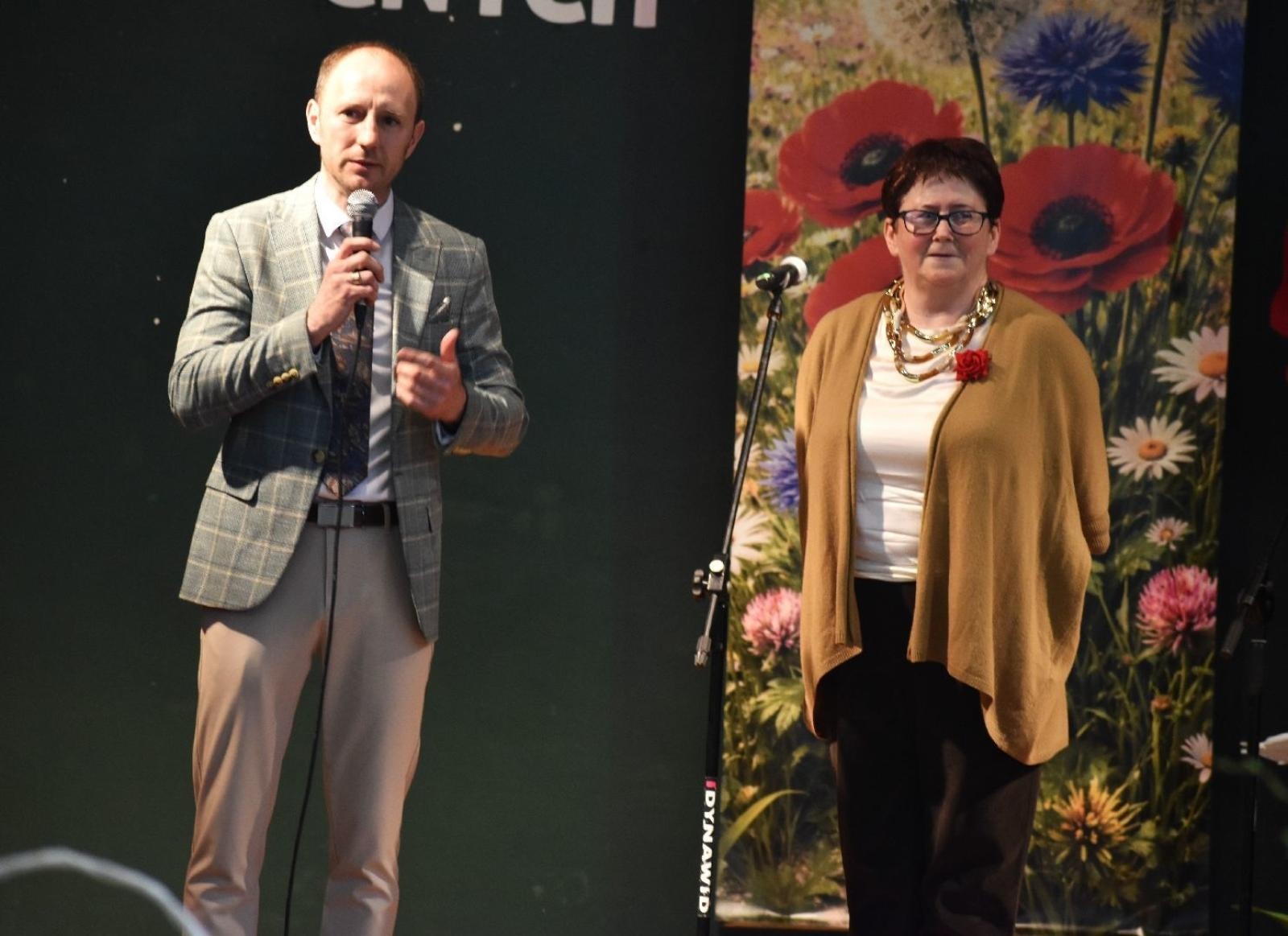 Zdjęcie w galerii na portalu naszwodzislaw.com: Tradycja i smak Wielkanocy w Czyżowicach. Pokaz Stołów KGW przyciągnął tłumy [FOTO] wiadomości z regionu