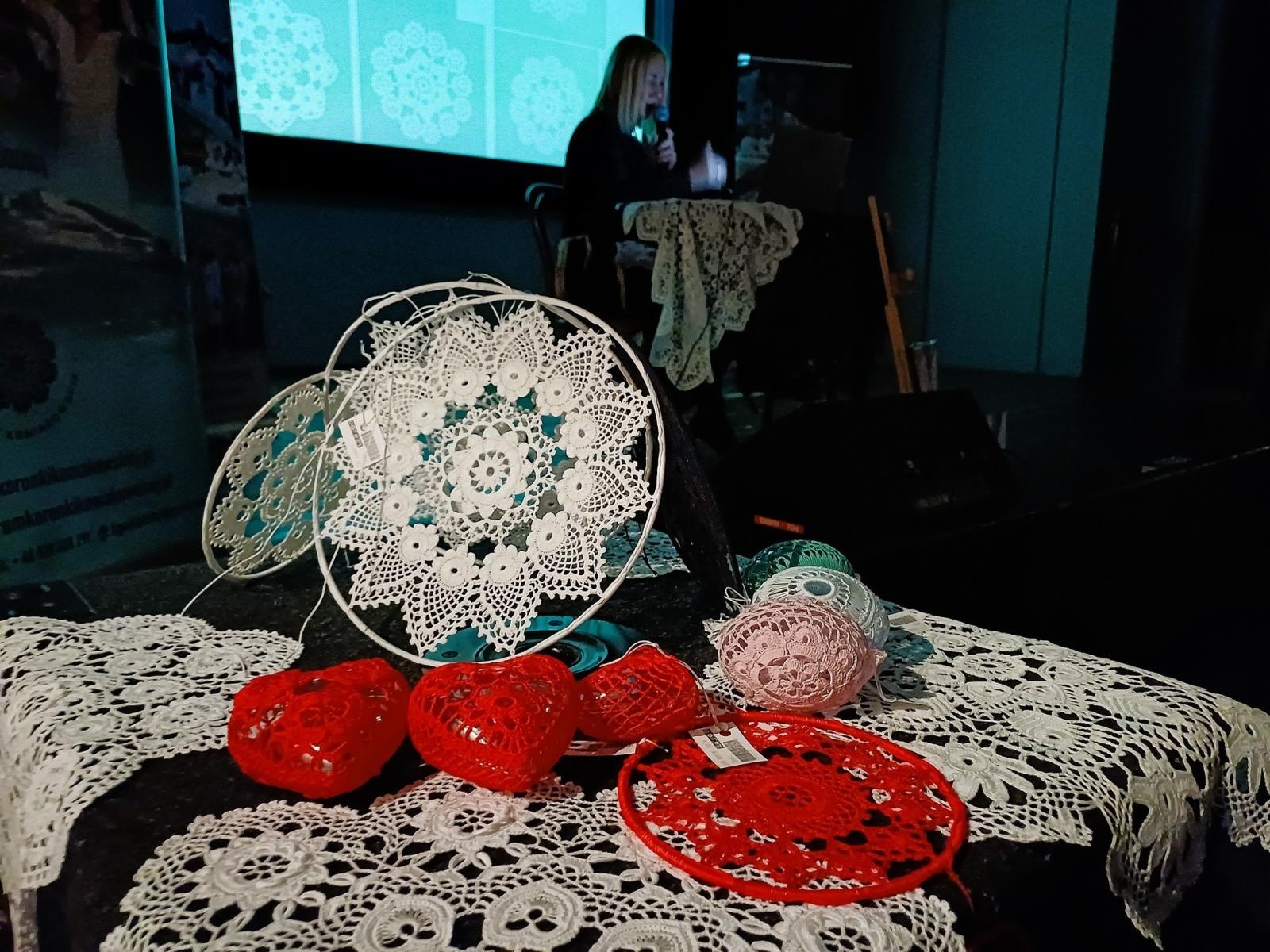 Zdjęcie w galerii na portalu naszwodzislaw.com: Gołkowice na ludowo. Tradycja, rękodzieło i smaki przyciągnęły tłumy wiadomości z regionu