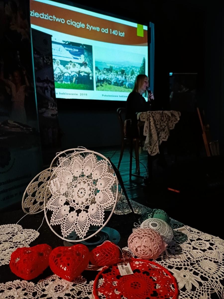 Zdjęcie w galerii na portalu naszwodzislaw.com: Gołkowice na ludowo. Tradycja, rękodzieło i smaki przyciągnęły tłumy wiadomości z regionu