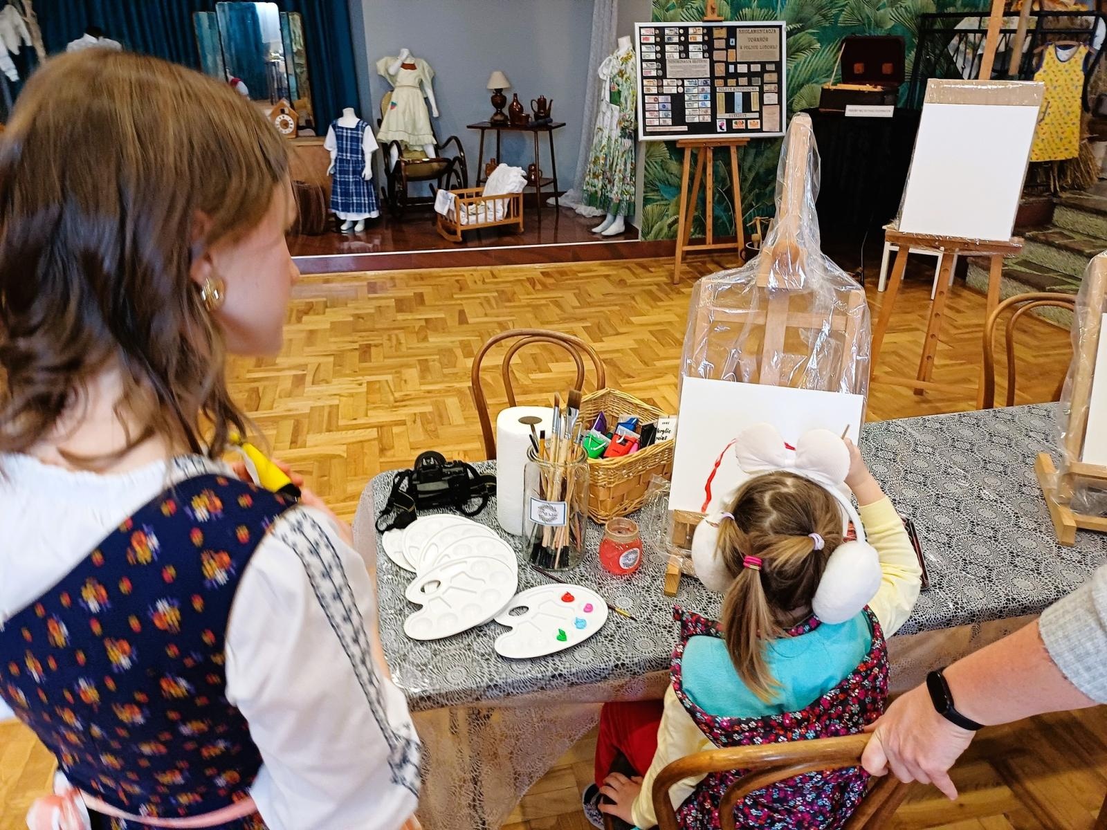 Zdjęcie w galerii na portalu naszwodzislaw.com: Gołkowice na ludowo. Tradycja, rękodzieło i smaki przyciągnęły tłumy wiadomości z regionu