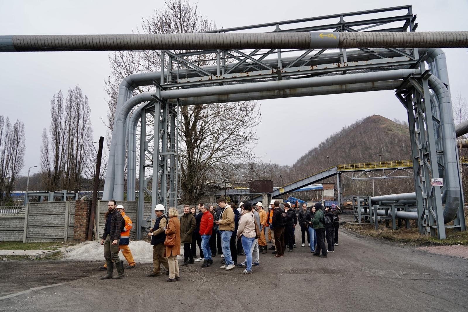 Zdjęcie w galerii na portalu naszwodzislaw.com: Przyszłość terenów KWK ROW Ruch Rydułtowy w rękach młodych ekspertów wiadomości z regionu