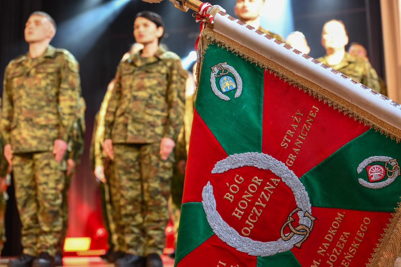 Zdjęcie w galerii na portalu naszwodzislaw.com: Uroczyste ślubowanie nowych funkcjonariuszy Śląskiego Oddziału Straży Granicznej wiadomości z regionu