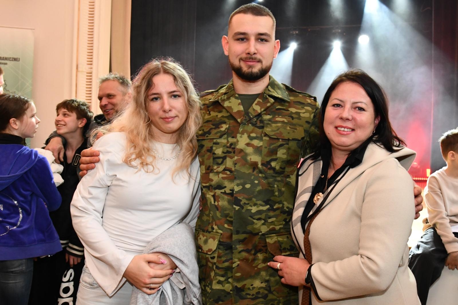 Zdjęcie w galerii na portalu naszwodzislaw.com: Uroczyste ślubowanie nowych funkcjonariuszy Śląskiego Oddziału Straży Granicznej wiadomości z regionu