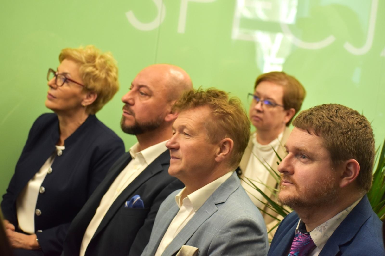 Zdjęcie w galerii na portalu naszwodzislaw.com: Nowoczesne centrum wsparcia w Radlinie już otwarte [FOTO i WIDEO] wiadomości z regionu