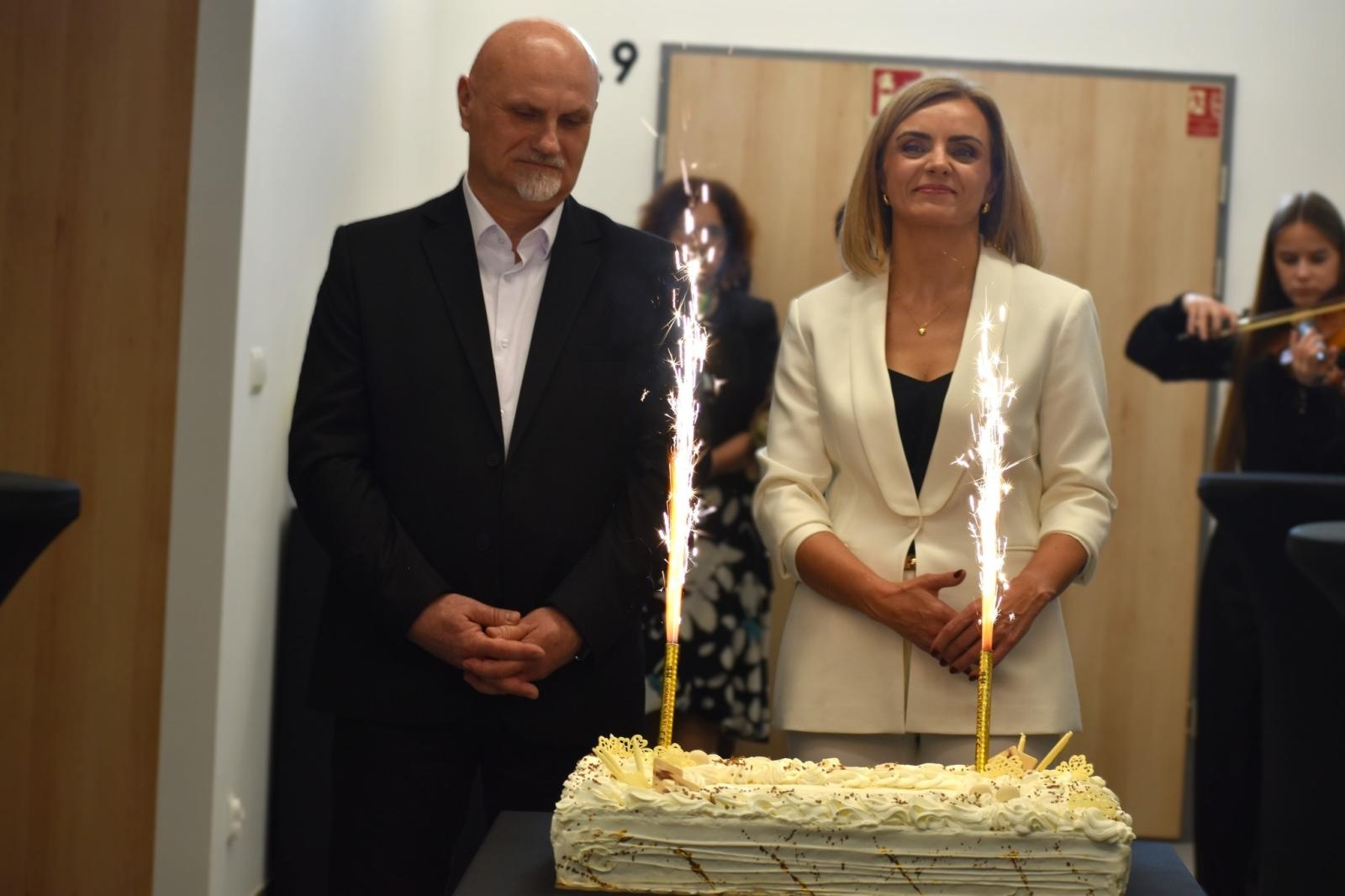 Zdjęcie w galerii na portalu naszwodzislaw.com: Nowoczesne centrum wsparcia w Radlinie już otwarte [FOTO i WIDEO] wiadomości z regionu