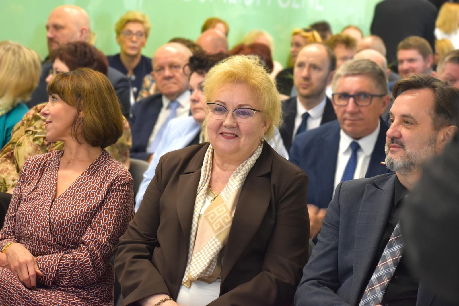 Zdjęcie w galerii na portalu naszwodzislaw.com: Nowoczesne centrum wsparcia w Radlinie już otwarte [FOTO i WIDEO] wiadomości z regionu