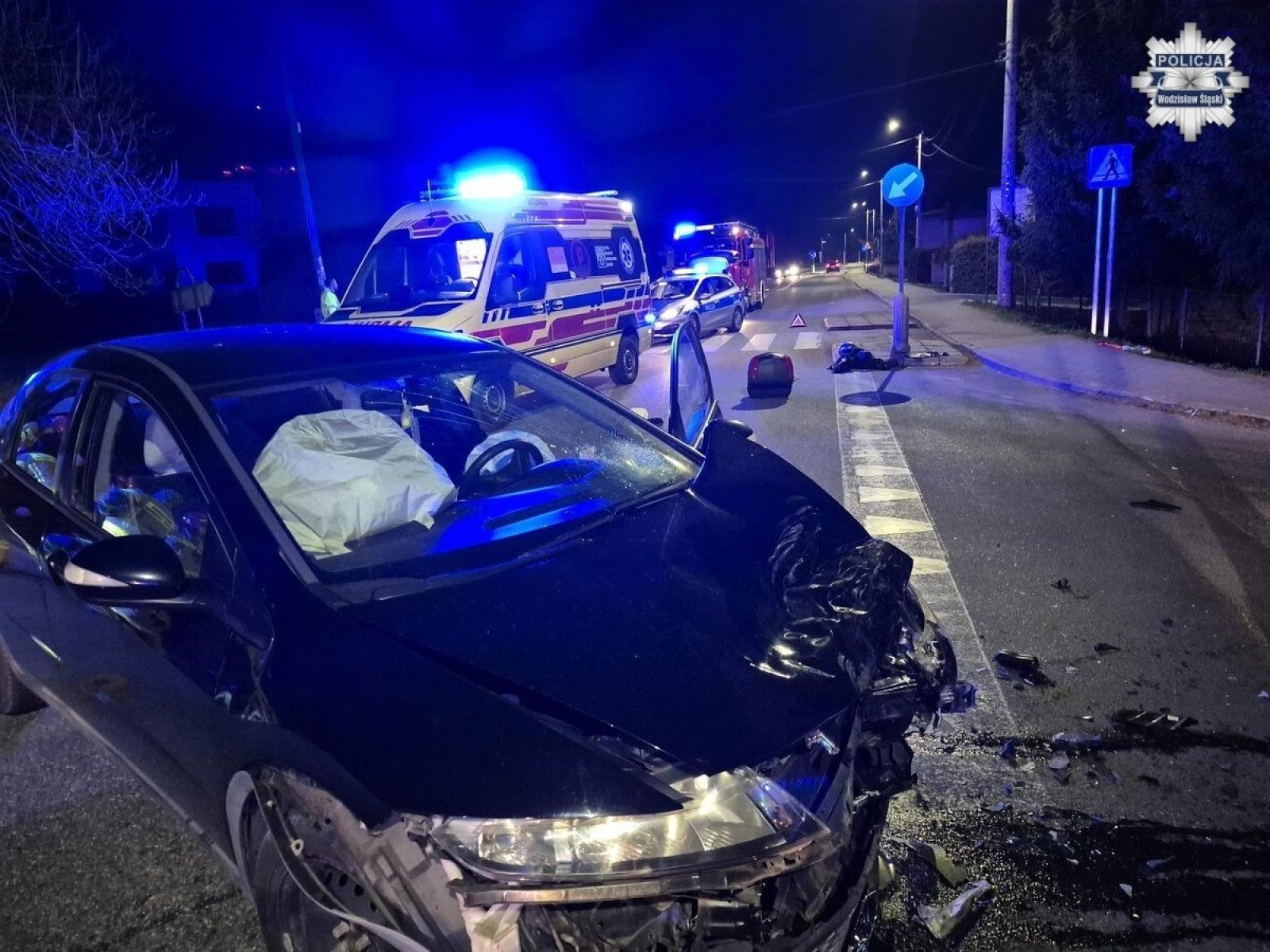 Zdjęcie w galerii na portalu naszwodzislaw.com: Motocykl kontra samochód. Policja wyjaśnia okoliczności wypadku na ul. Pszowskiej wiadomości z regionu