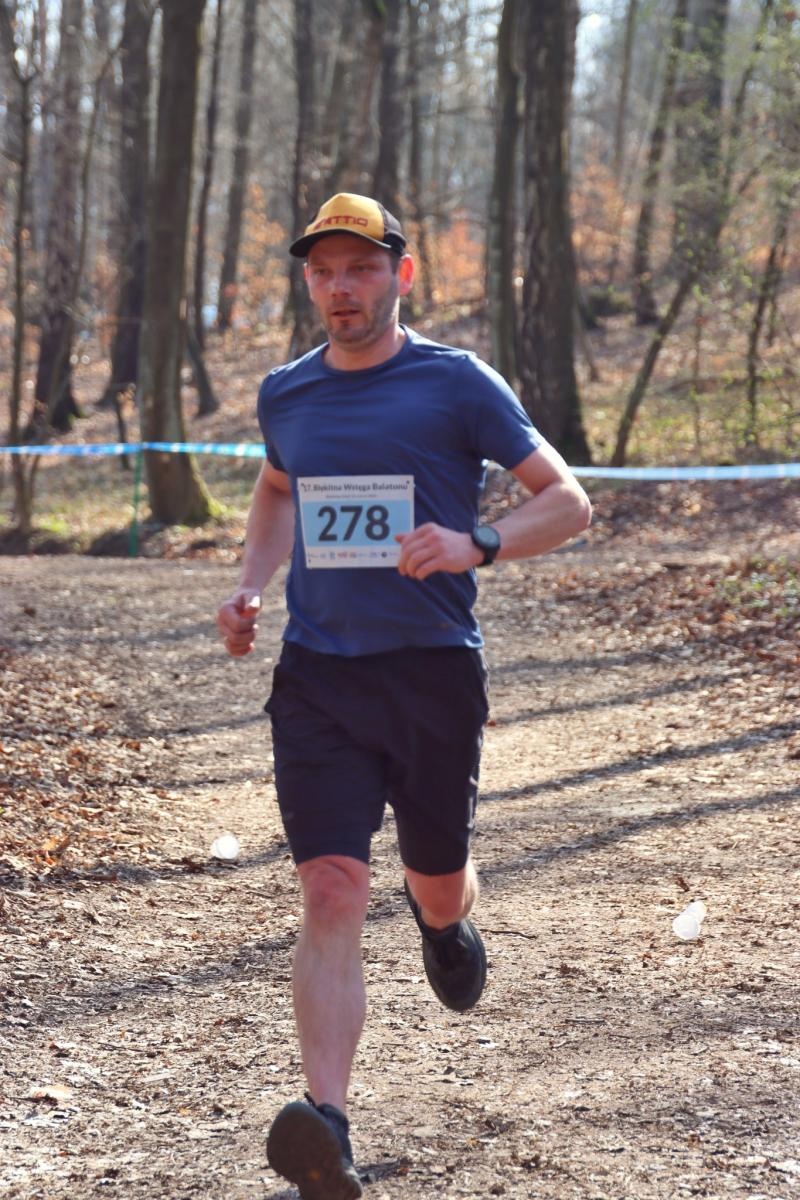 Zdjęcie w galerii na portalu naszwodzislaw.com: Blisko 300 biegaczy na starcie. Błękitna Wstęga Balatonu przyciągnęła tłumy [FOTO] wiadomości z regionu