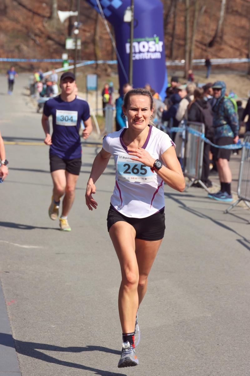 Zdjęcie w galerii na portalu naszwodzislaw.com: Blisko 300 biegaczy na starcie. Błękitna Wstęga Balatonu przyciągnęła tłumy [FOTO] wiadomości z regionu