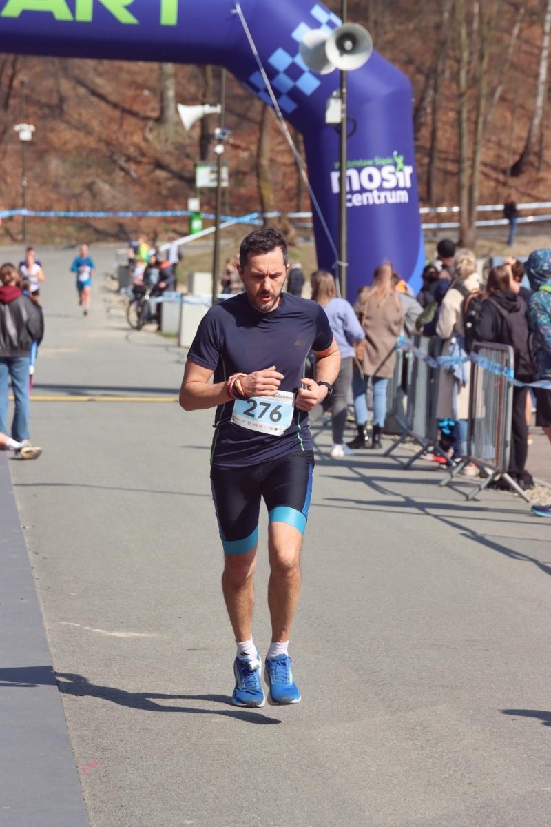 Zdjęcie w galerii na portalu naszwodzislaw.com: Blisko 300 biegaczy na starcie. Błękitna Wstęga Balatonu przyciągnęła tłumy [FOTO] wiadomości z regionu