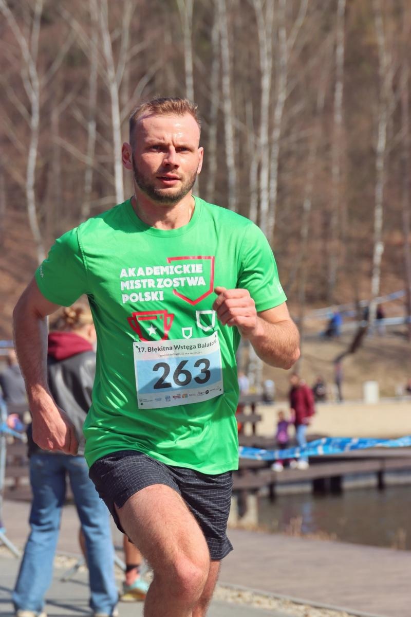 Zdjęcie w galerii na portalu naszwodzislaw.com: Blisko 300 biegaczy na starcie. Błękitna Wstęga Balatonu przyciągnęła tłumy [FOTO] wiadomości z regionu