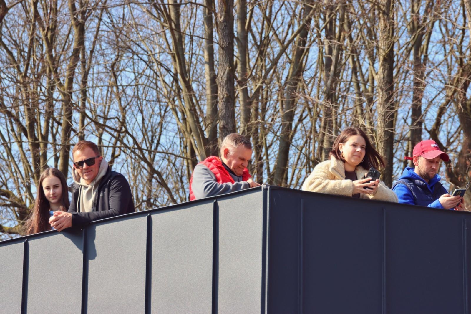 Zdjęcie w galerii na portalu naszwodzislaw.com: Blisko 300 biegaczy na starcie. Błękitna Wstęga Balatonu przyciągnęła tłumy [FOTO] wiadomości z regionu