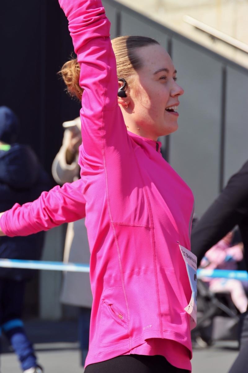 Zdjęcie w galerii na portalu naszwodzislaw.com: Blisko 300 biegaczy na starcie. Błękitna Wstęga Balatonu przyciągnęła tłumy [FOTO] wiadomości z regionu