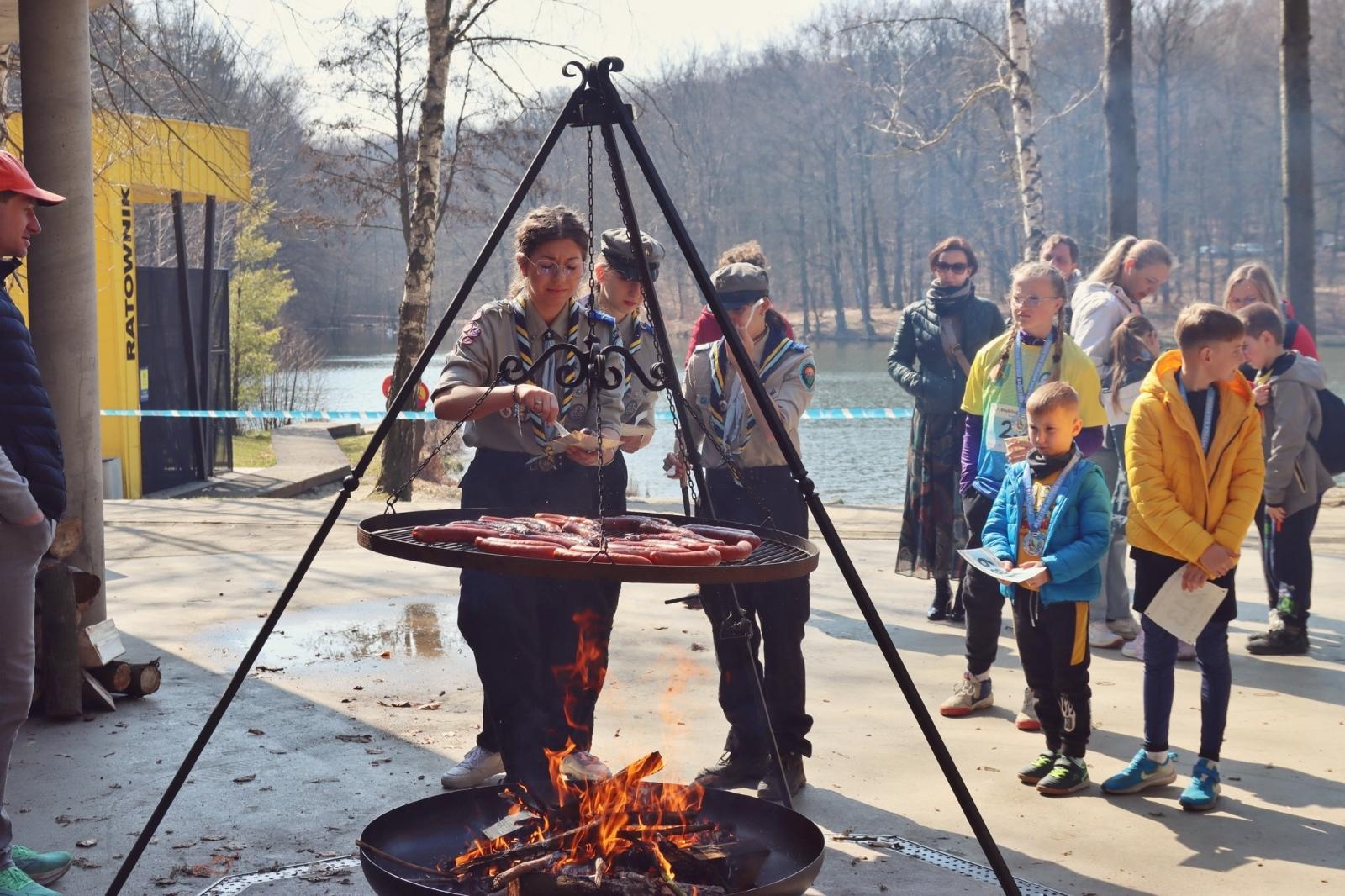 Zdjęcie w galerii na portalu naszwodzislaw.com: Blisko 300 biegaczy na starcie. Błękitna Wstęga Balatonu przyciągnęła tłumy [FOTO] wiadomości z regionu