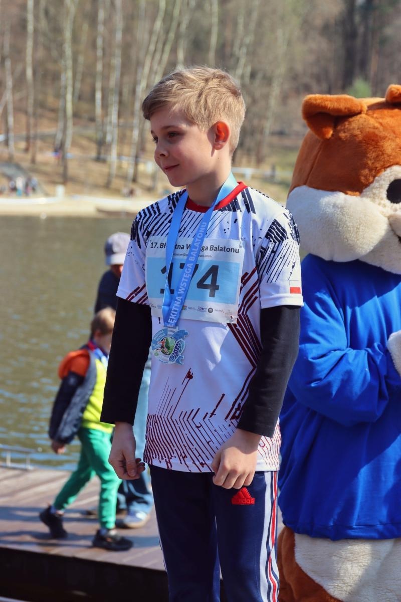 Zdjęcie w galerii na portalu naszwodzislaw.com: Blisko 300 biegaczy na starcie. Błękitna Wstęga Balatonu przyciągnęła tłumy [FOTO] wiadomości z regionu