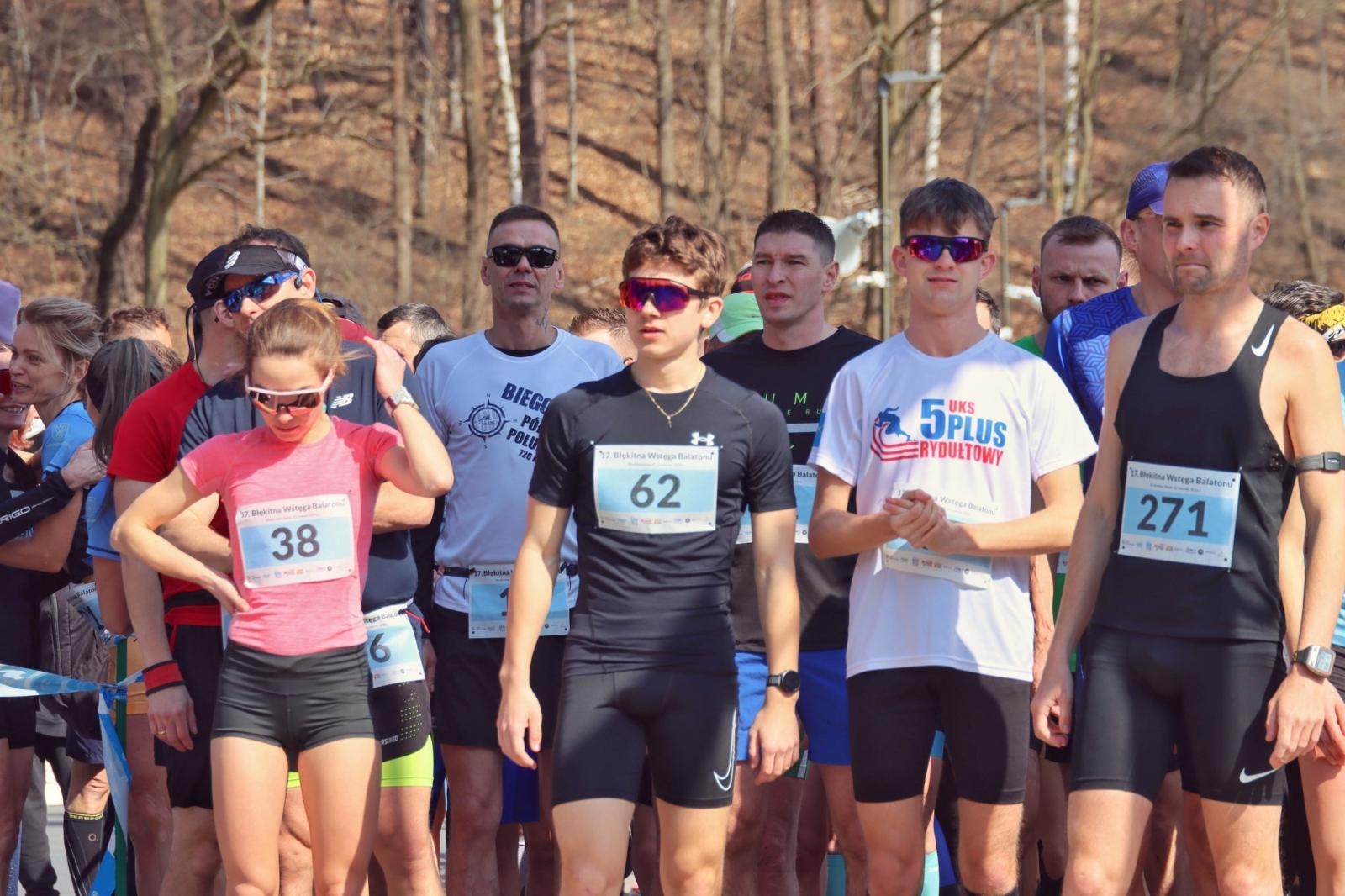 Zdjęcie w galerii na portalu naszwodzislaw.com: Blisko 300 biegaczy na starcie. Błękitna Wstęga Balatonu przyciągnęła tłumy [FOTO] wiadomości z regionu