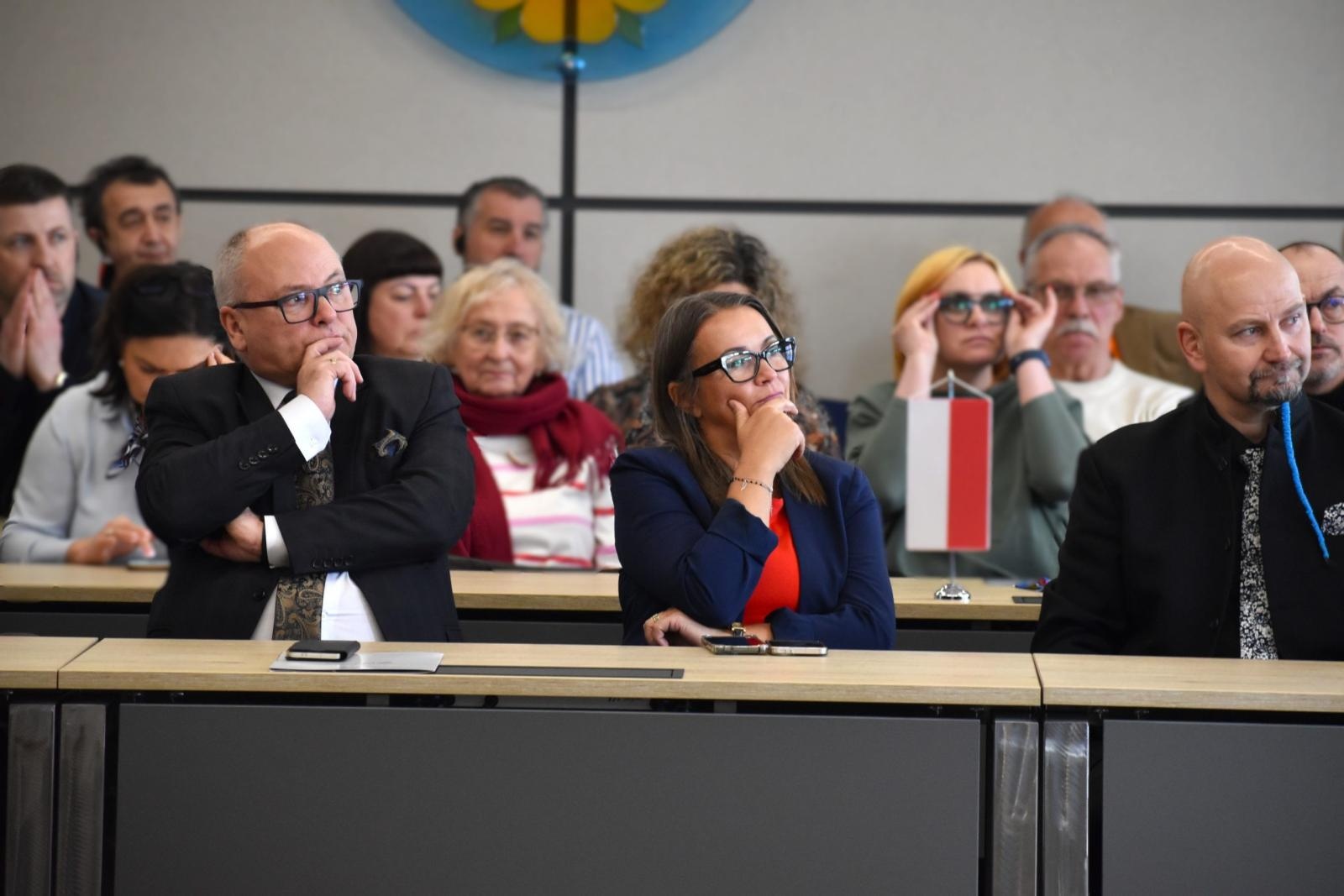 Zdjęcie w galerii na portalu naszwodzislaw.com: Od lokalnych klas do Europy. Jak Erasmus+ zmienia edukację w regionie wiadomości z regionu