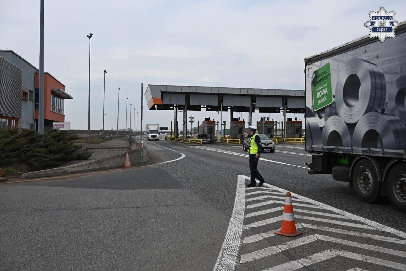 Zdjęcie w galerii na portalu naszwodzislaw.com: Wyścigi słoni w oku policyjnych kamer. Działania śląskiej drogówki na A1 i A4 wiadomości z regionu