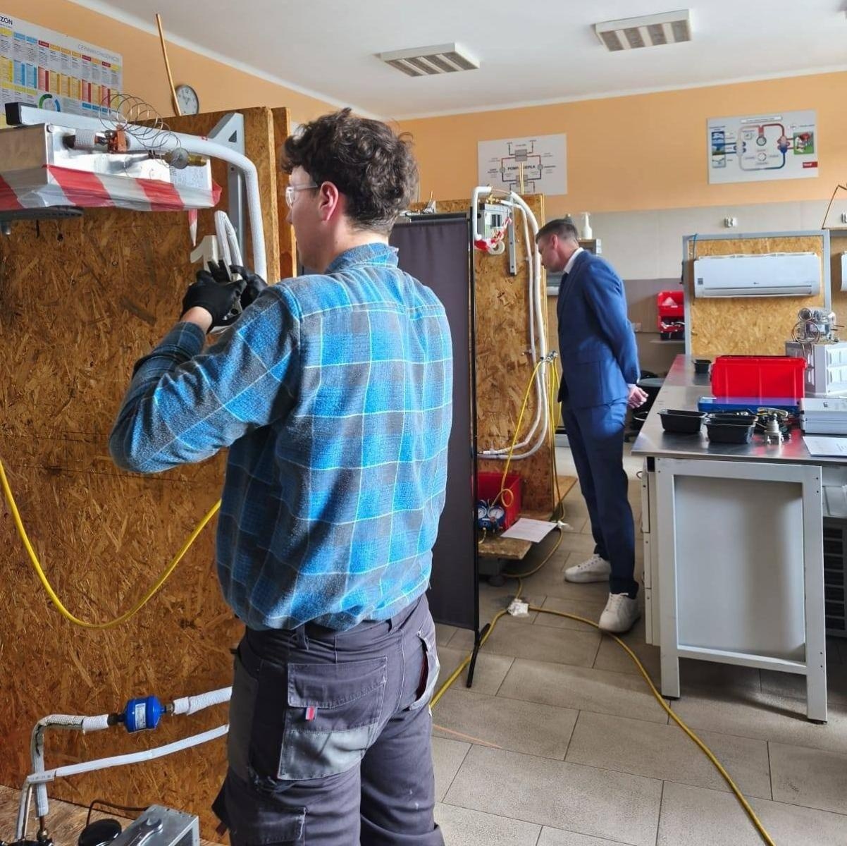 Zdjęcie w galerii na portalu naszwodzislaw.com: Lodówa przyciąga talenty z całej Polski. Ogólnopolski konkurs w Wodzisławiu Śląskim wiadomości z regionu