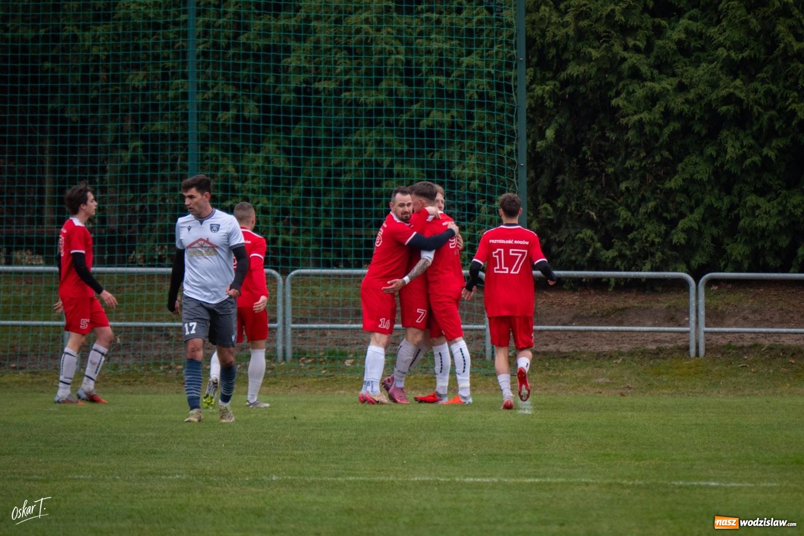 Zdjęcie w galerii na portalu naszwodzislaw.com: Szalony mecz i zwycięstwo Rogowa! Dziewięć goli i pełna pula na wyjeździe [FOTO] wiadomości z regionu