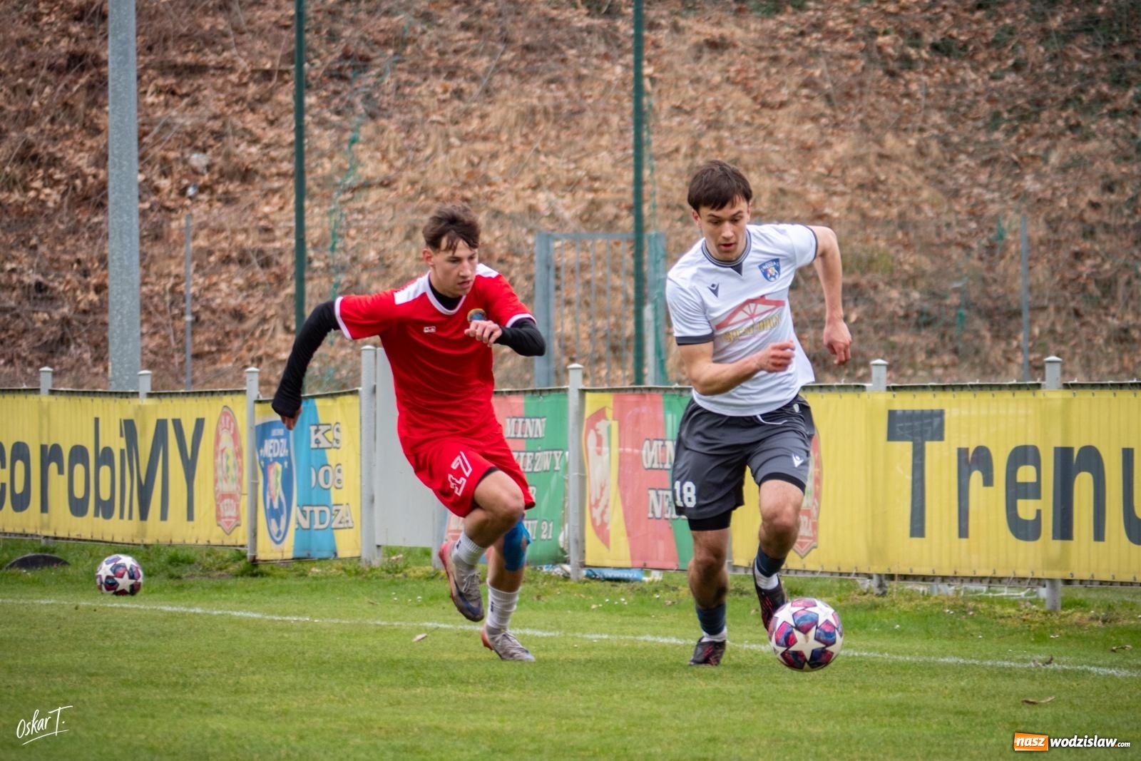 Zdjęcie w galerii na portalu naszwodzislaw.com: Szalony mecz i zwycięstwo Rogowa! Dziewięć goli i pełna pula na wyjeździe [FOTO] wiadomości z regionu