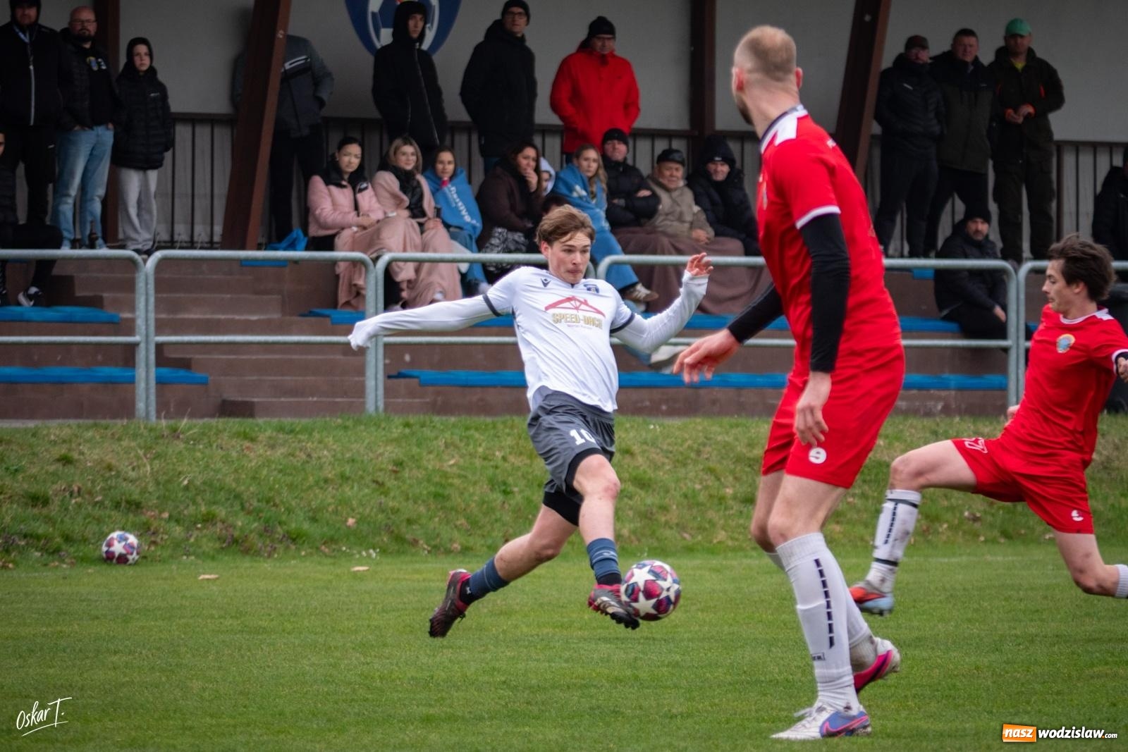 Zdjęcie w galerii na portalu naszwodzislaw.com: Szalony mecz i zwycięstwo Rogowa! Dziewięć goli i pełna pula na wyjeździe [FOTO] wiadomości z regionu