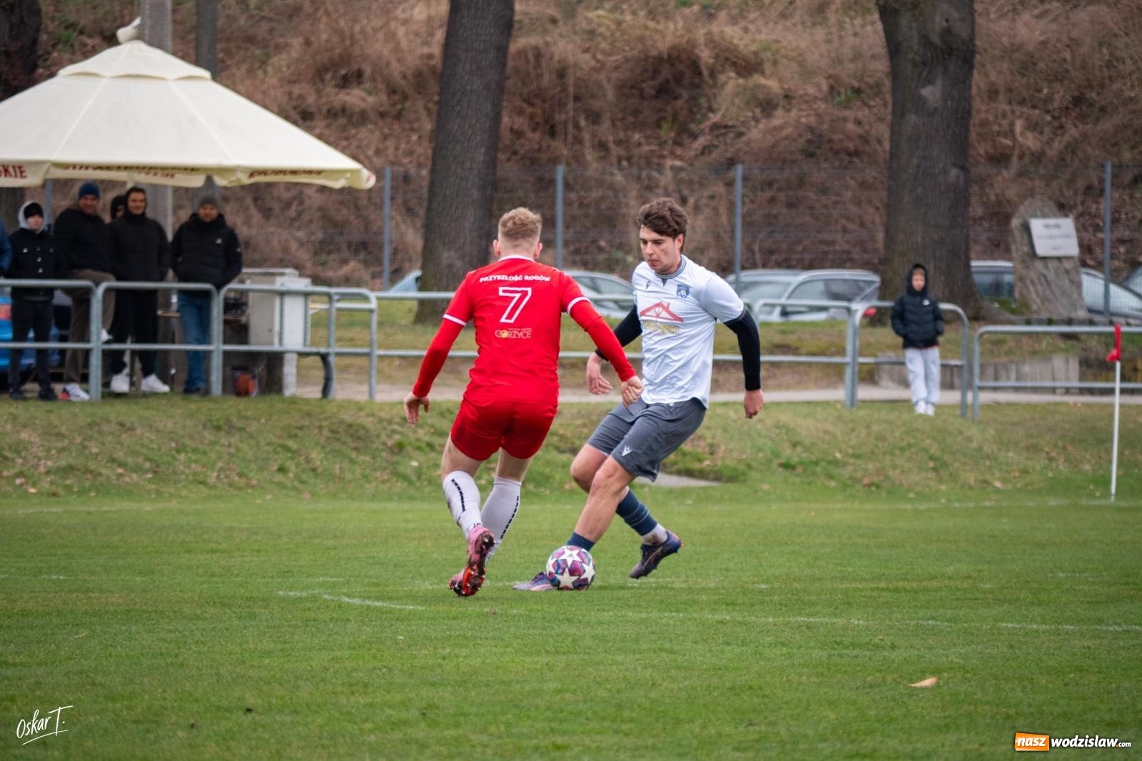 Zdjęcie w galerii na portalu naszwodzislaw.com: Szalony mecz i zwycięstwo Rogowa! Dziewięć goli i pełna pula na wyjeździe [FOTO] wiadomości z regionu